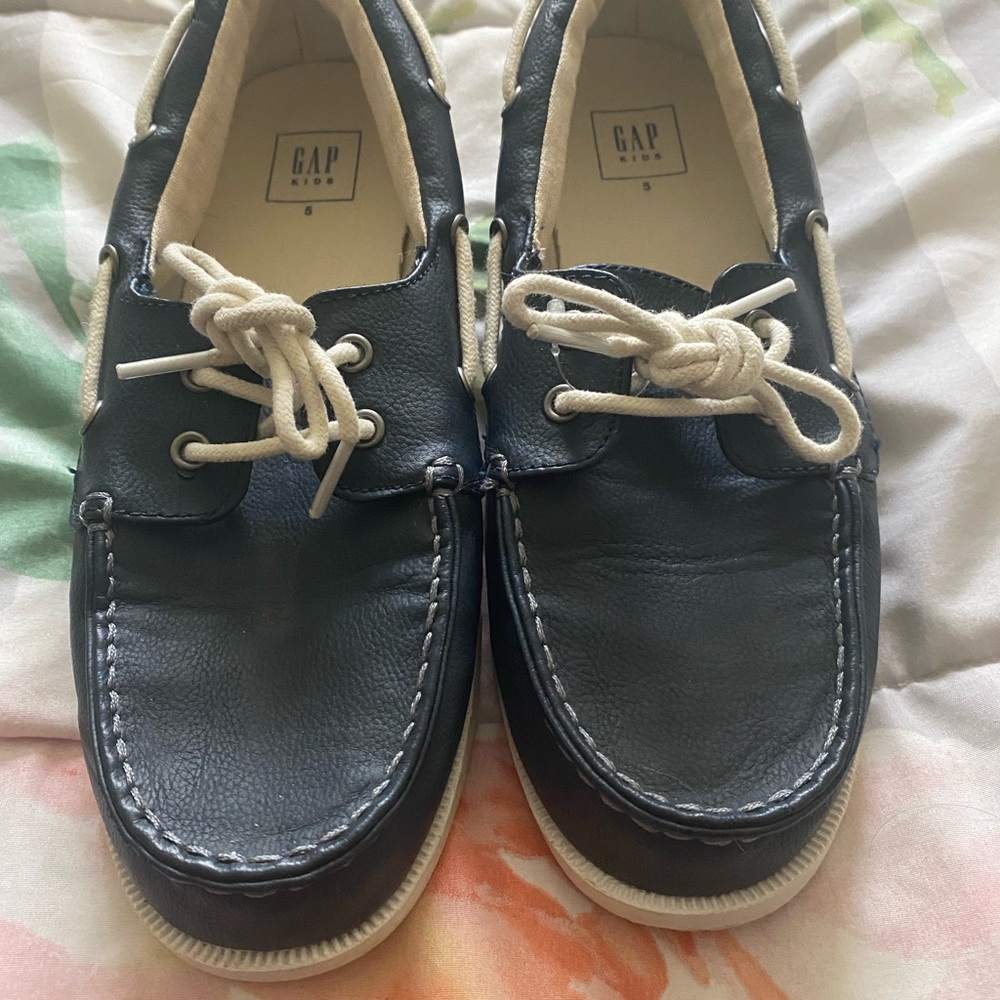 Boys gap shoes size 5. Worn once